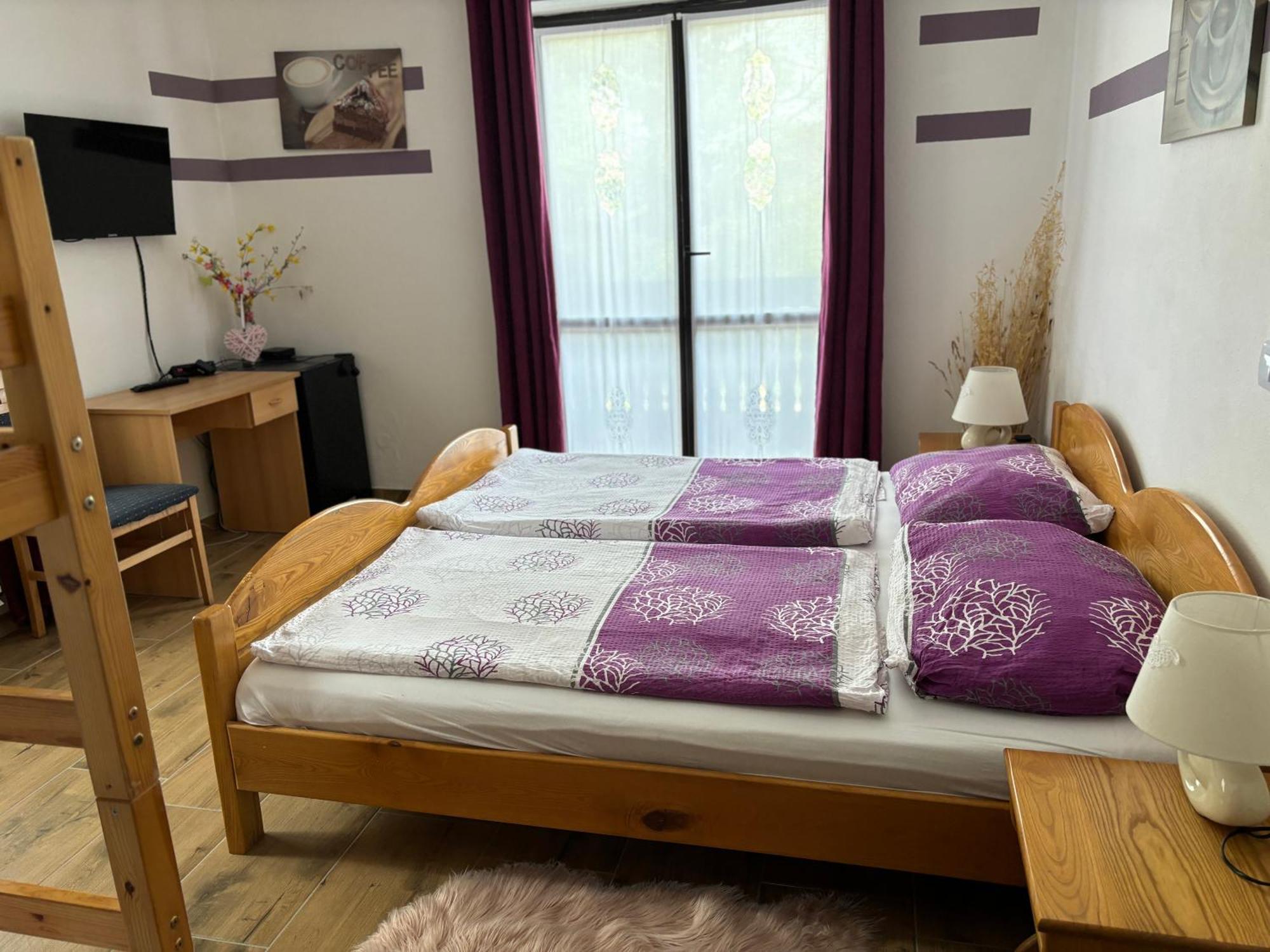 Guest House Kmecki Hram Fortuna Idrija Exterior foto