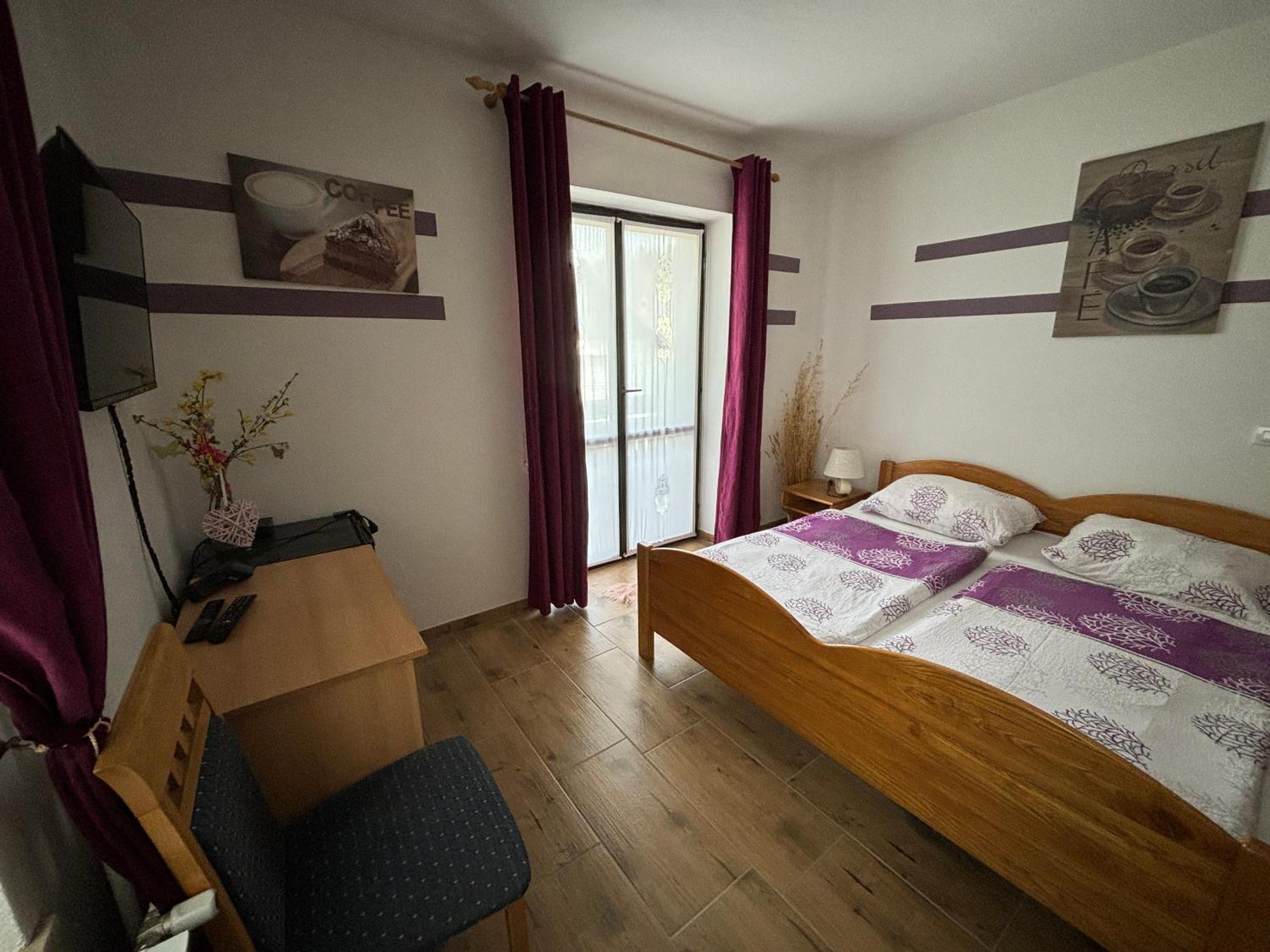 Guest House Kmecki Hram Fortuna Idrija Exterior foto