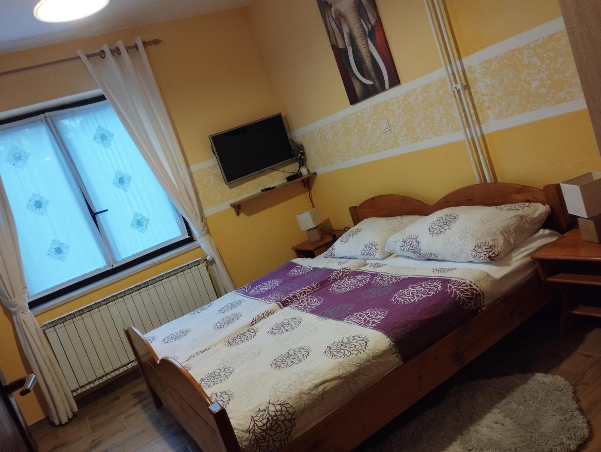 Guest House Kmecki Hram Fortuna Idrija Exterior foto
