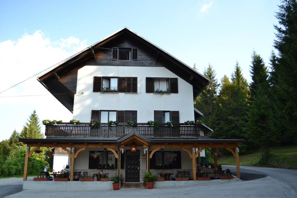Guest House Kmecki Hram Fortuna Idrija Zimmer foto